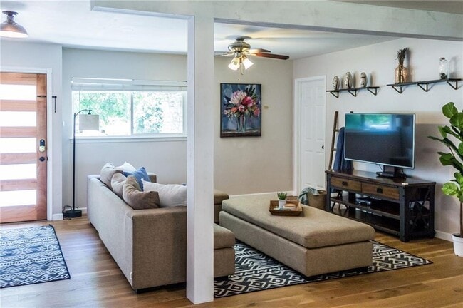 Building Photo - 8101 Logwood Dr