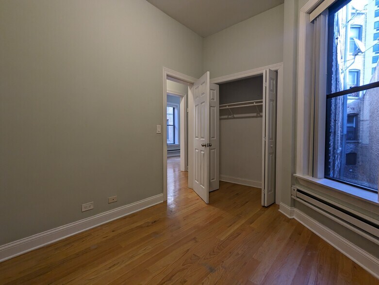 Building Photo - 1226 N Dearborn St
