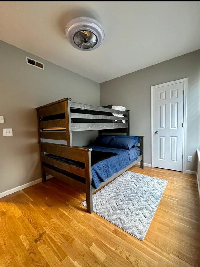 Building Photo - 1001 Mississippi St