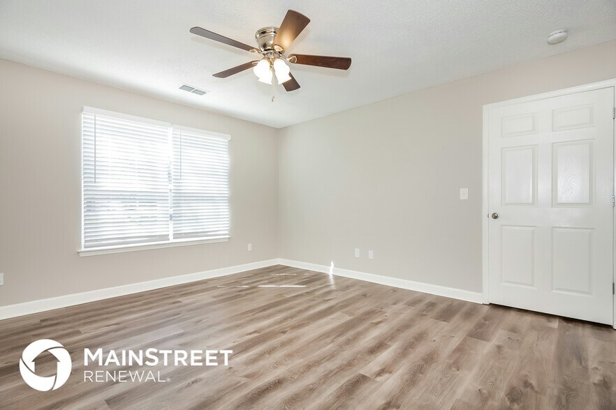 Building Photo - 2111 Pleasant Dale Dr