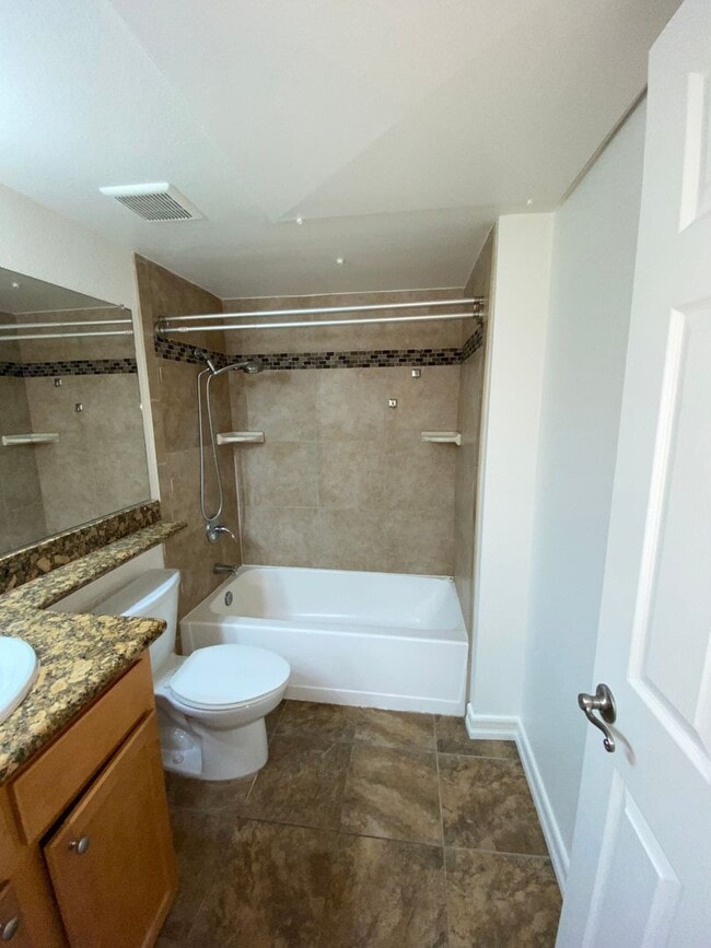 Building Photo - 1BD/1BA Condo - Downstairs Unit - Parking ...