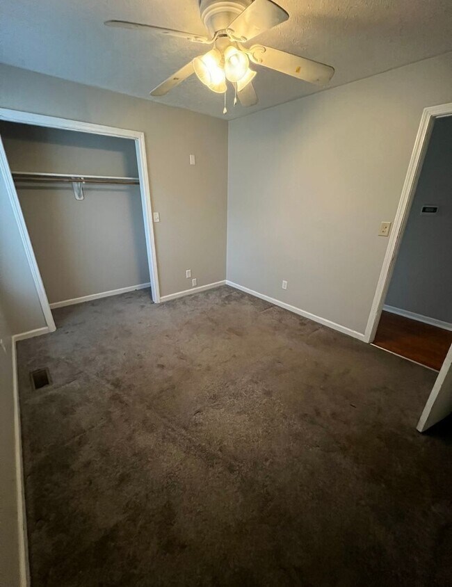 Building Photo - 3 Bed 1 Bath, Section 8 Accepted!!!