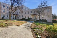 Building Photo - 3878 9th St SE