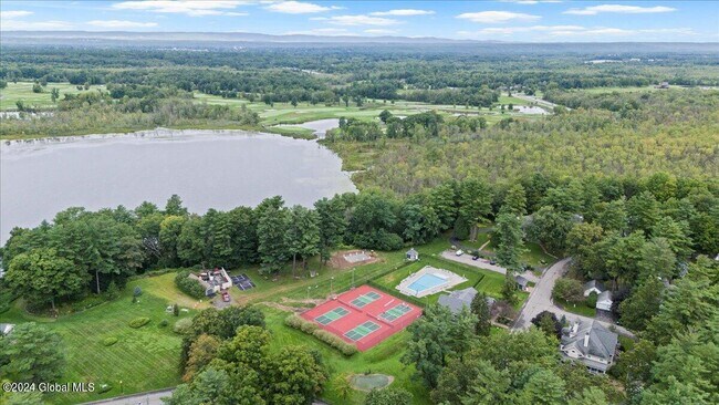 Building Photo - 12 Vallera Rd