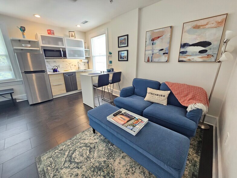 Building Photo - 3541 Fort Ave