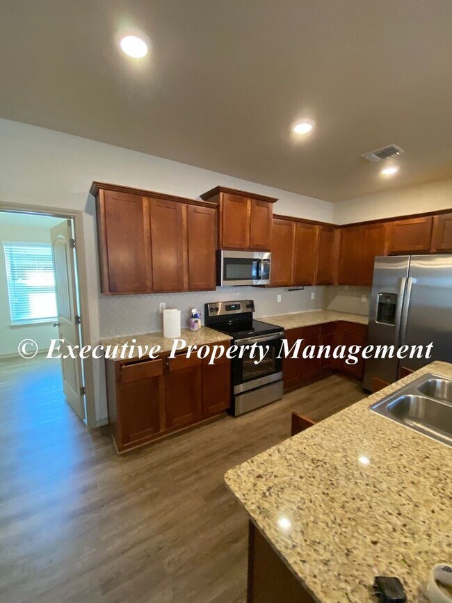 Building Photo - 1781 Dryden Ave