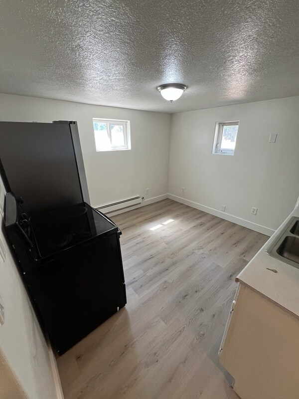 Building Photo - 616 N 300 E