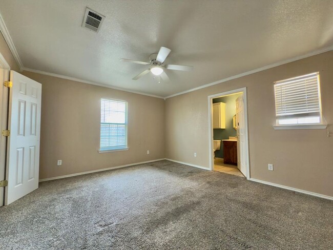 Building Photo - Rental