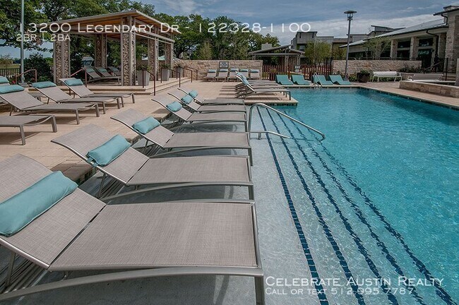 Building Photo - HighLine