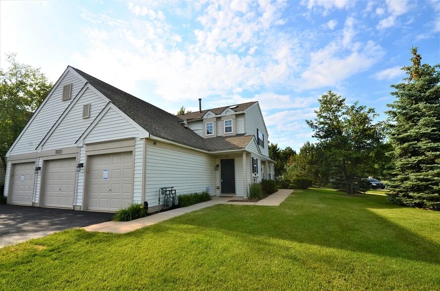 Building Photo - 2227 Waterleaf Ct