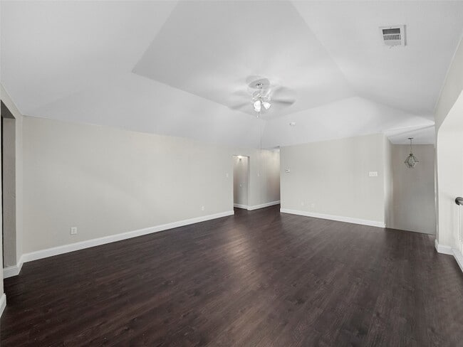 Building Photo - 9943 Red Cedar Dr