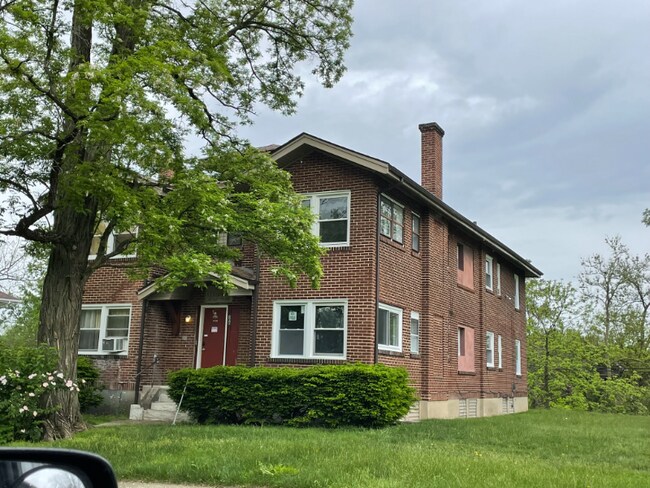 Building Photo - 300 Oxford Ave