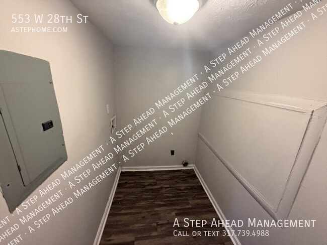 Building Photo - 553 W 28th St
