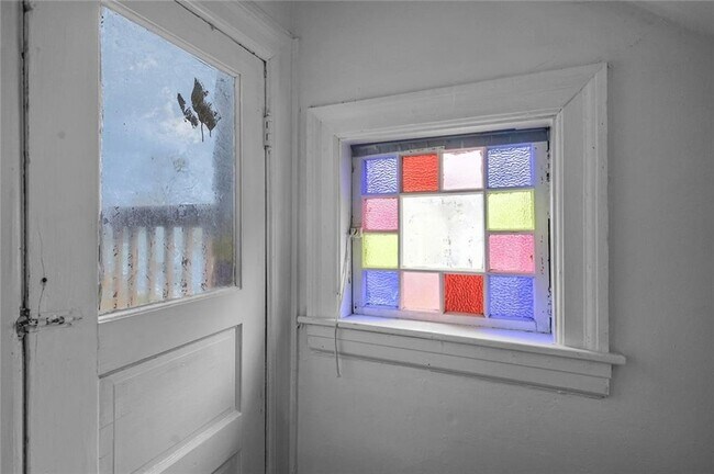 Building Photo - 123 Radcliffe Ave