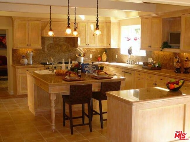 Building Photo - 3920 Van Noord Ave