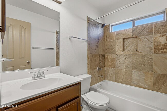 Building Photo - 6524 Latimer Place