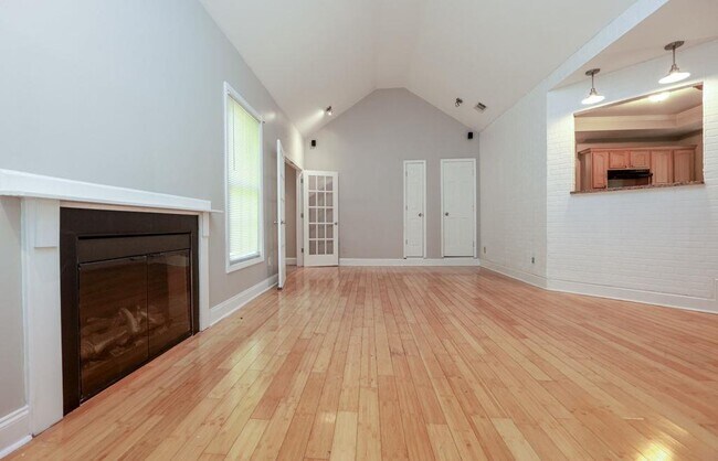 Building Photo - 3873 King Edward Trail SW