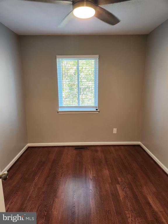 Building Photo - 8404 N Brook Ln