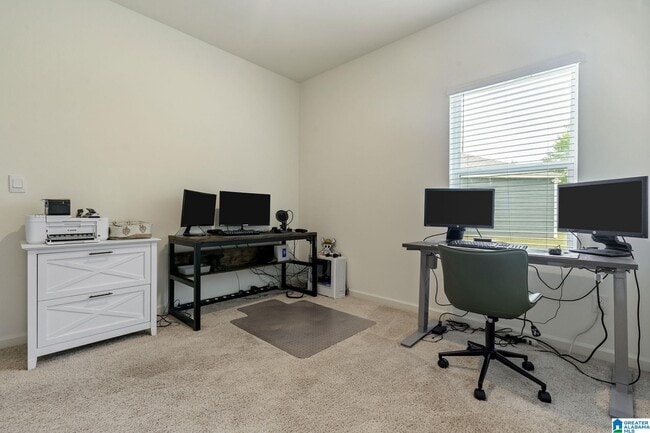 Building Photo - 5700 Post Oak Trl