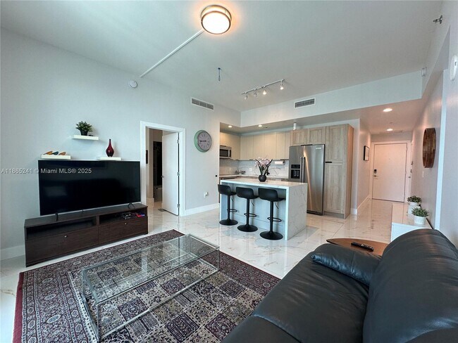 Building Photo - 950 Brickell Bay Dr