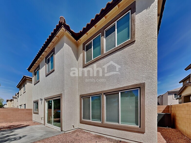 Building Photo - 1029 Maple Pines Ave