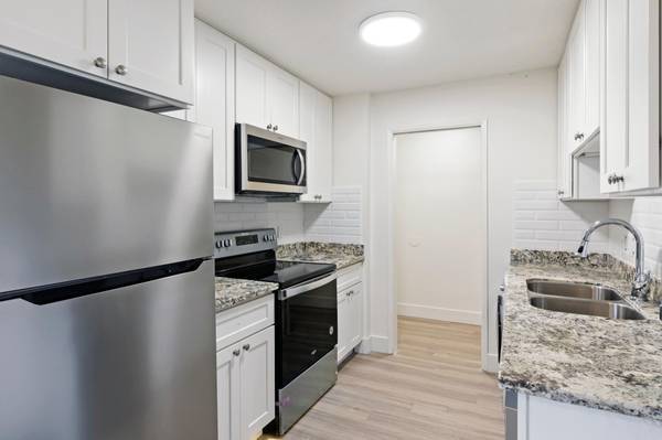 Building Photo - Bella Vista on Bancroft