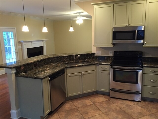 Building Photo - 10 Capers Creek Dr