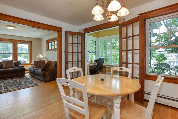 Building Photo - 93 School St