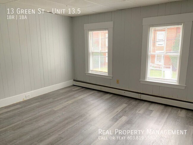 Building Photo - 13 Green St