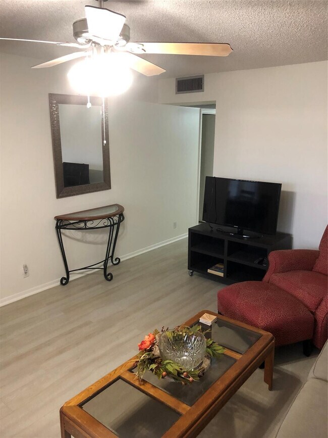 Building Photo - 850 Ter