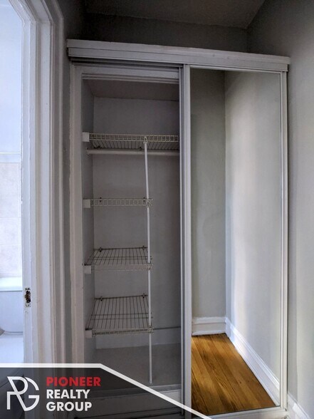 Building Photo - 1160 N Dearborn St