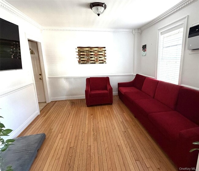Building Photo - 411 Elm St