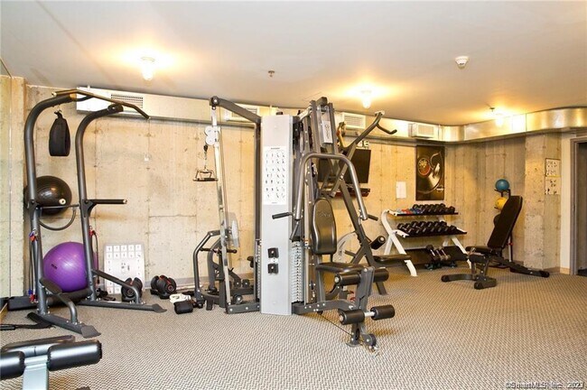 Building Photo - 10 Ann St