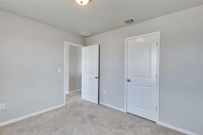 Building Photo - 13923 Macquarie Dr