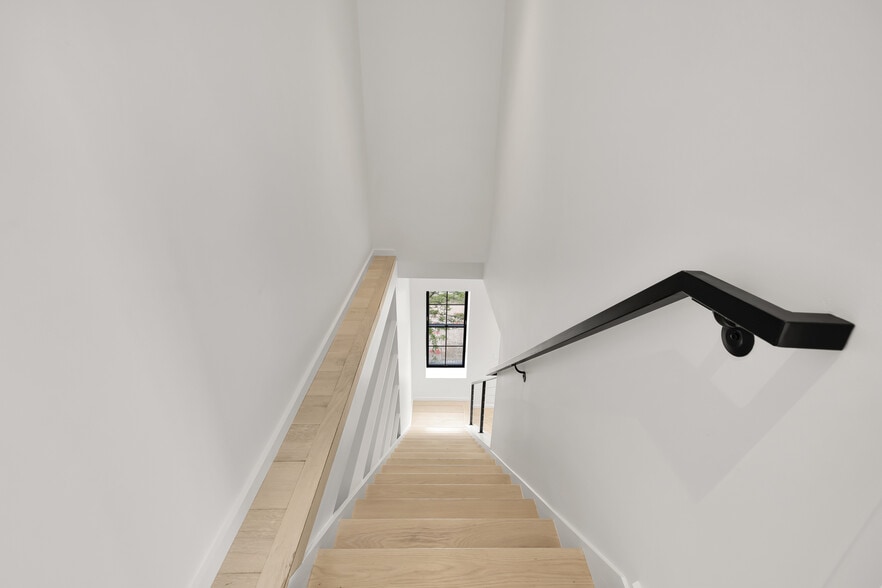 Building Photo - 1451 Maryland Ave NE