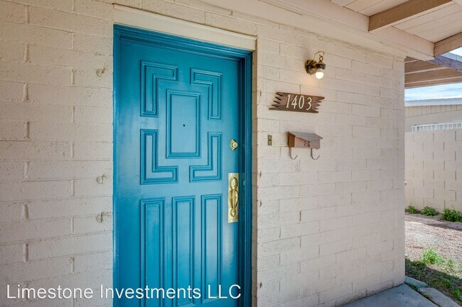 Building Photo - 2 br, 2.5 bath House - 1403 Rexford Place