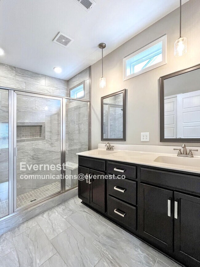 Building Photo - 805 Marksman Ct