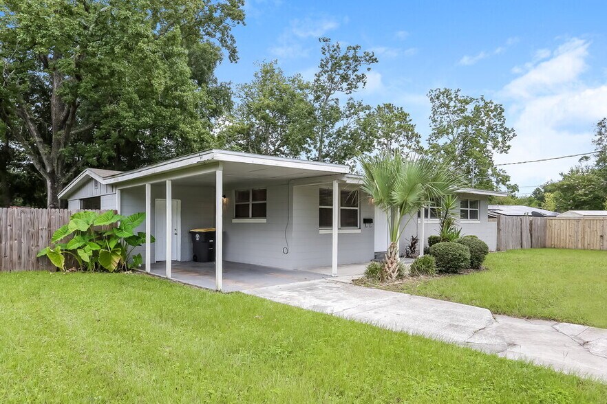 Building Photo - 4733 Samba Dr