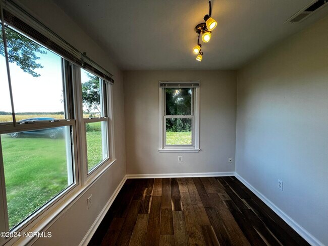 Building Photo - 1405 N Carolina Hwy 343 S