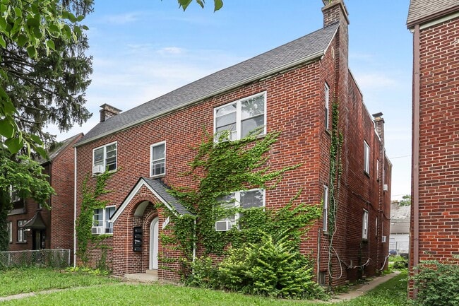 Building Photo - 987 Lilley Ave