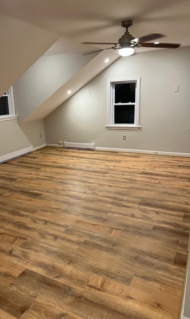 Building Photo - 35 Grove St