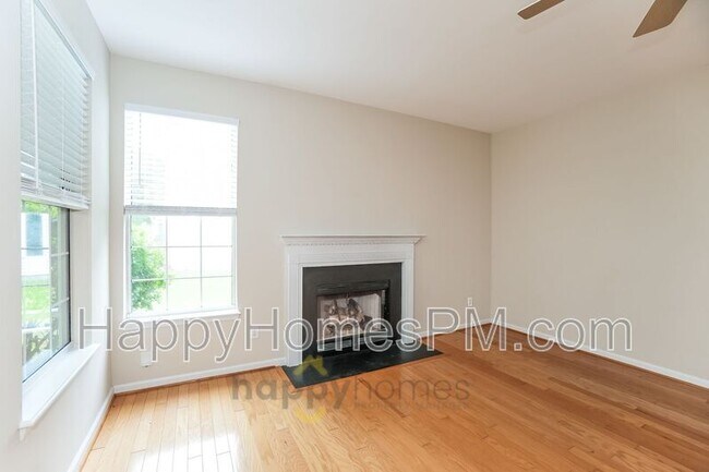 Building Photo - 1481 Endicot Way