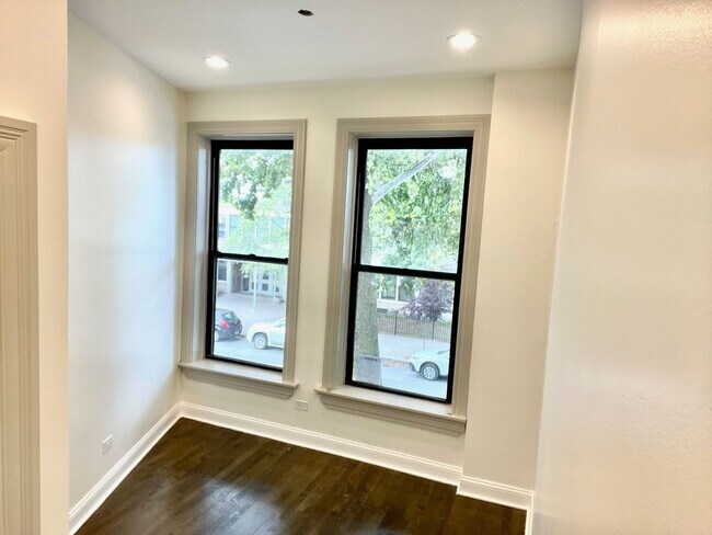 Building Photo - 3009 S Parnell Ave