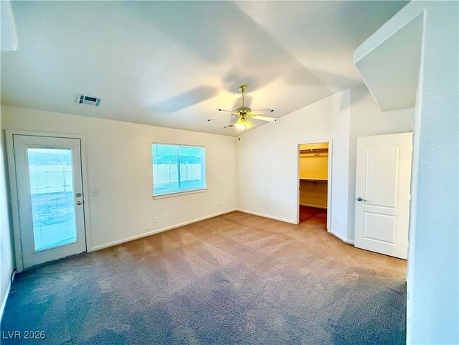 Building Photo - 5421 N Fleetwood Pl