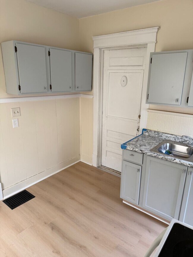 Building Photo - 149-151 2nd St SW