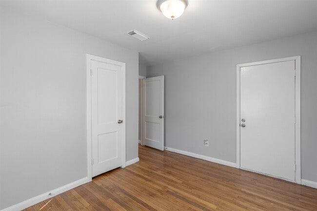 Building Photo - 313 Evans St