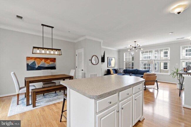 Building Photo - 21796 Kelsey Square