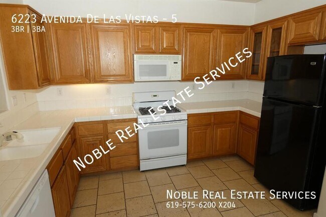 Building Photo - 6223 Avenida De Las Vistas