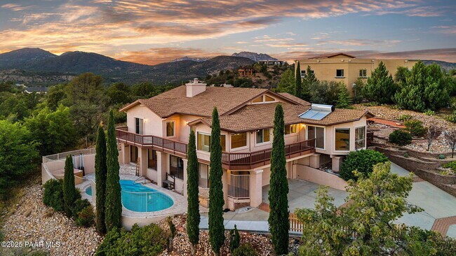 Building Photo - 2349 Loma Vista Dr