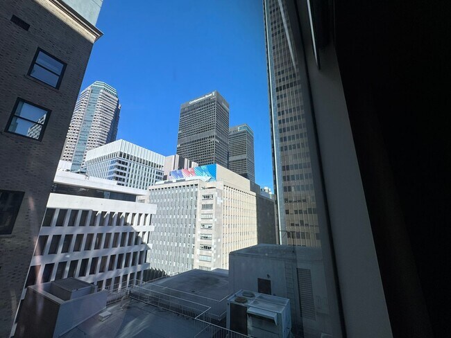 Building Photo - $3195! High-End Two-Story 1BD/1BA Loft in Downtown LA!